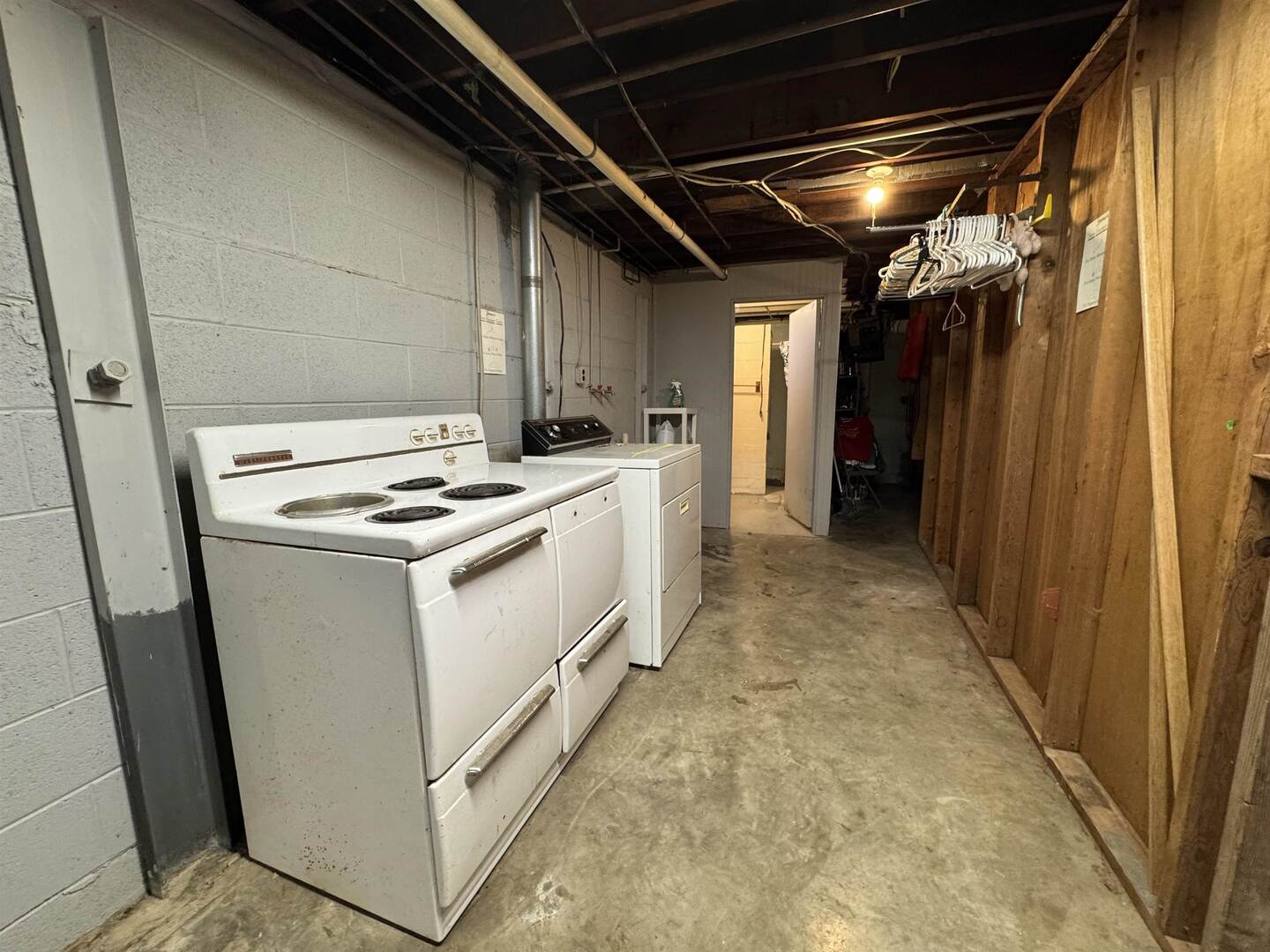 3536 West Grange Hall Road Murphysboro, IL 62966 - Photo 28 of 40 a utility room with dryer and washer