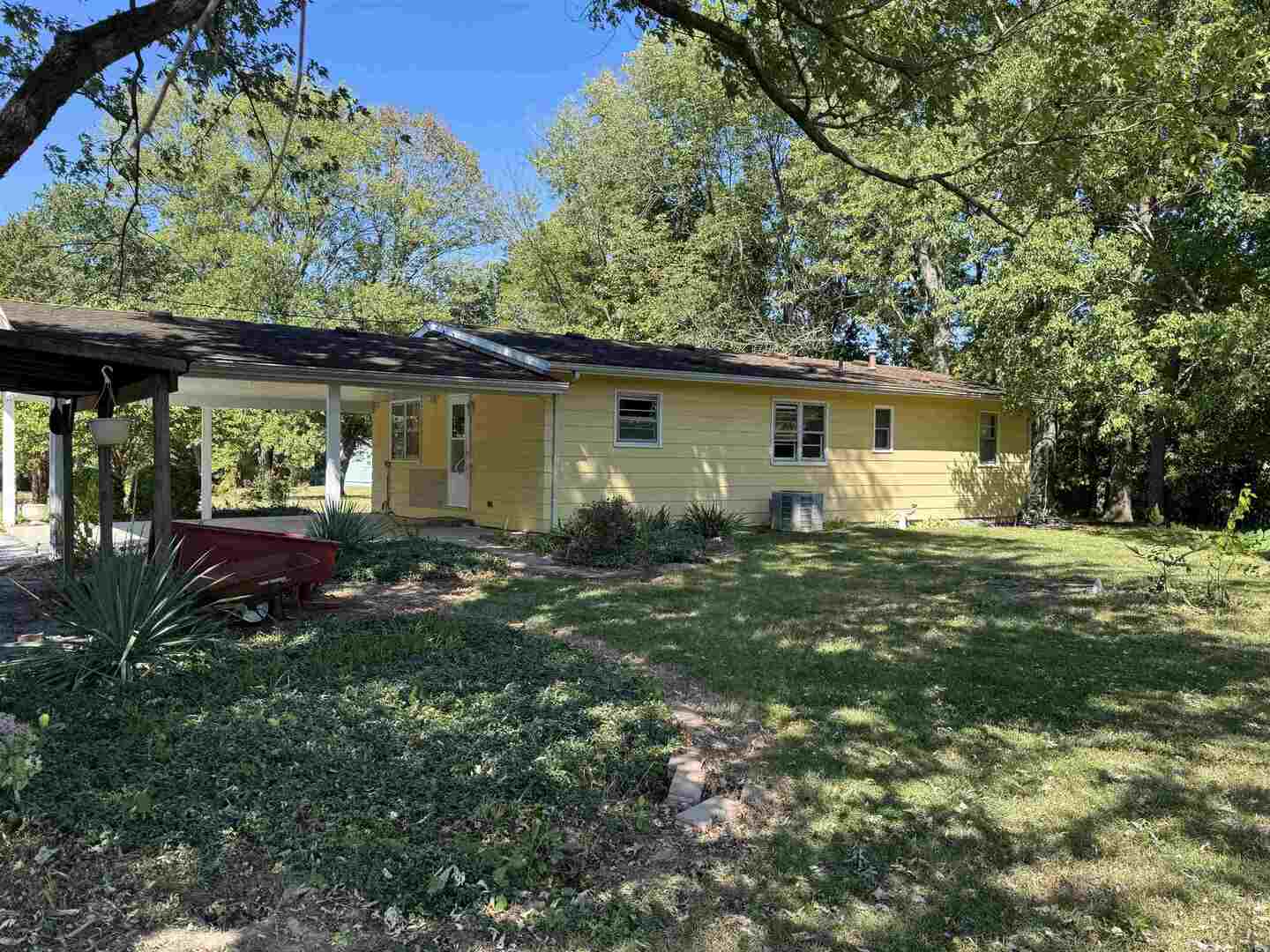 3536 West Grange Hall Road Murphysboro, IL 62966 - Photo 5 of 40 a view of a house with a backyard