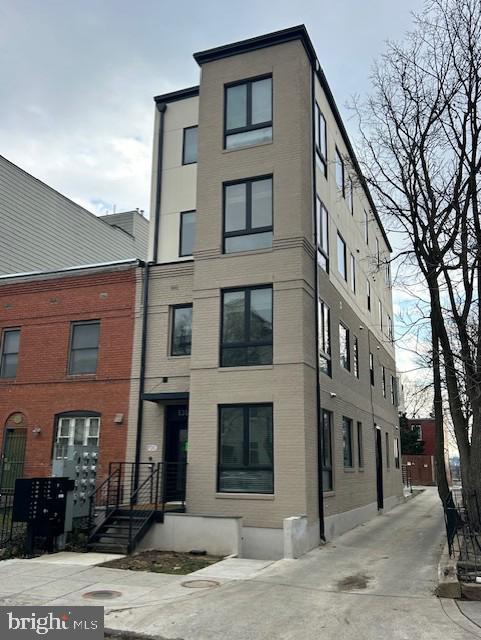 1307 K Street Southeast, Unit 101 Washington, DC 20003 - Photo 2 of 7