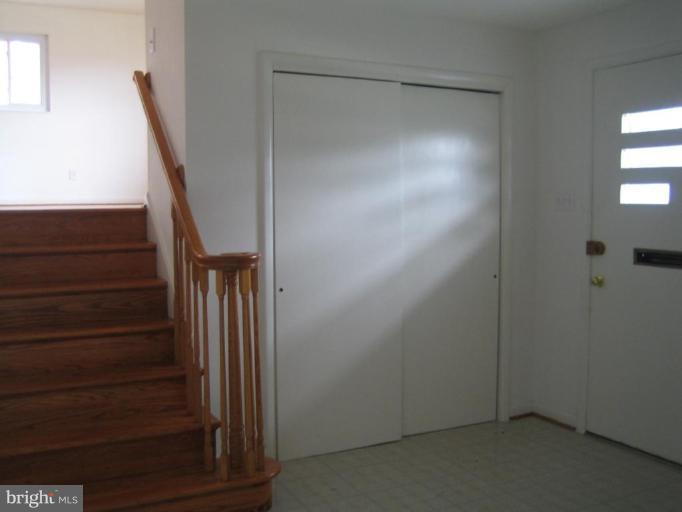 2204 Mark Court Silver Spring, MD 20910 - Photo 9 of 28 Entrance / Foyer