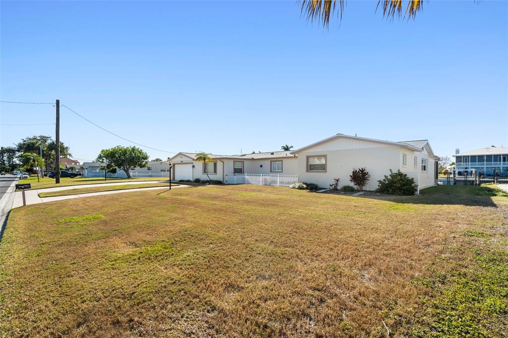 5003 Commonwealth Road Palmetto, FL 34221 - Photo 3 of 52