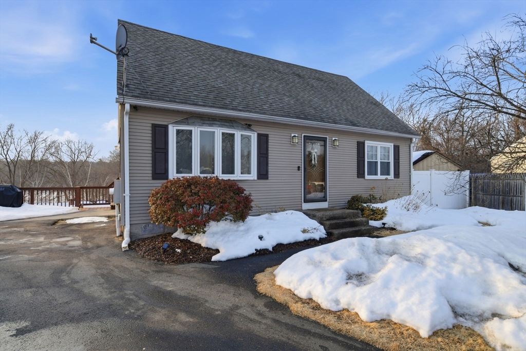 30 West Hill Road Springfield, MA 01109 - Photo 1 of 33 Gallery Image 1