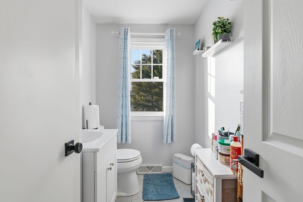 30 West Hill Road Springfield, MA 01109 - Photo 18 of 33 Gallery Image 18