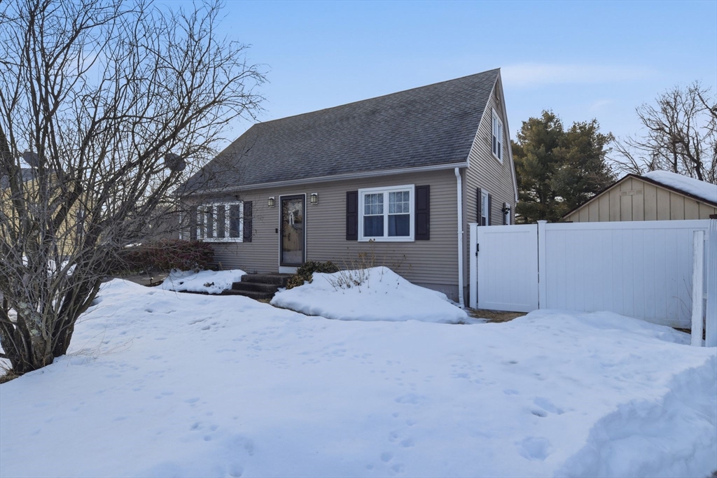30 West Hill Road Springfield, MA 01109 - Photo 2 of 33 Gallery Image 2
