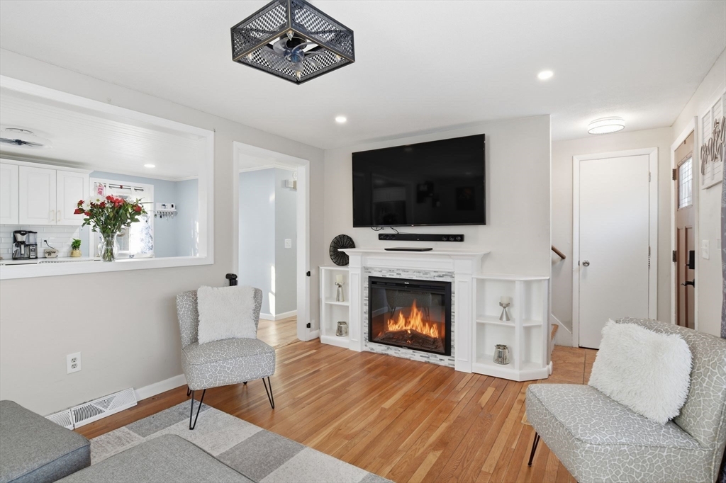 30 West Hill Road Springfield, MA 01109 - Photo 5 of 33 Gallery Image 5