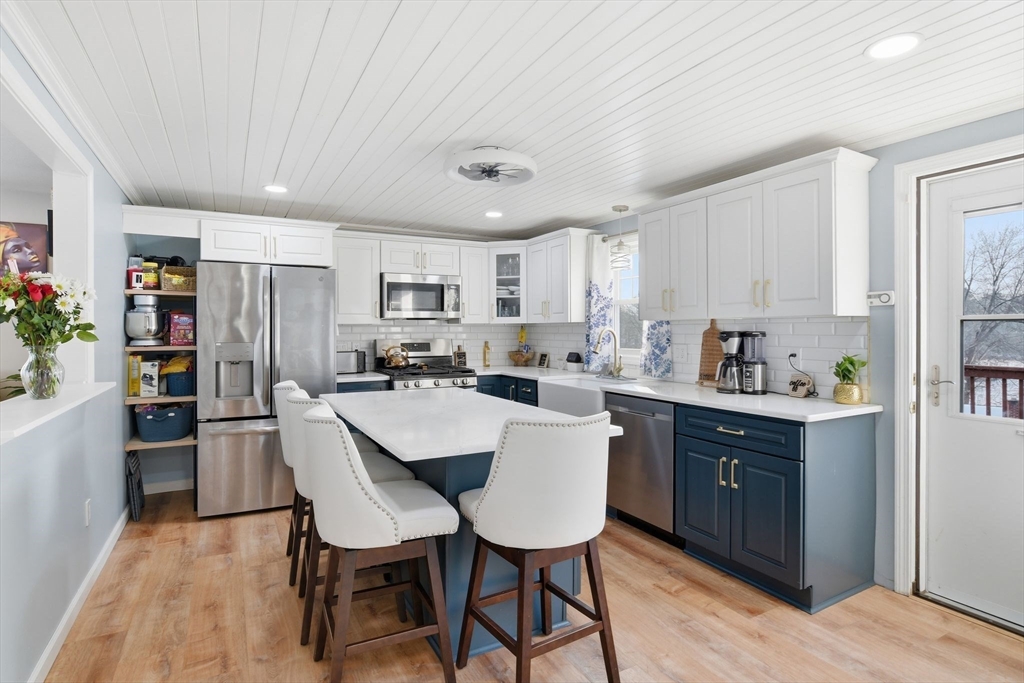 30 West Hill Road Springfield, MA 01109 - Photo 6 of 33 Gallery Image 6