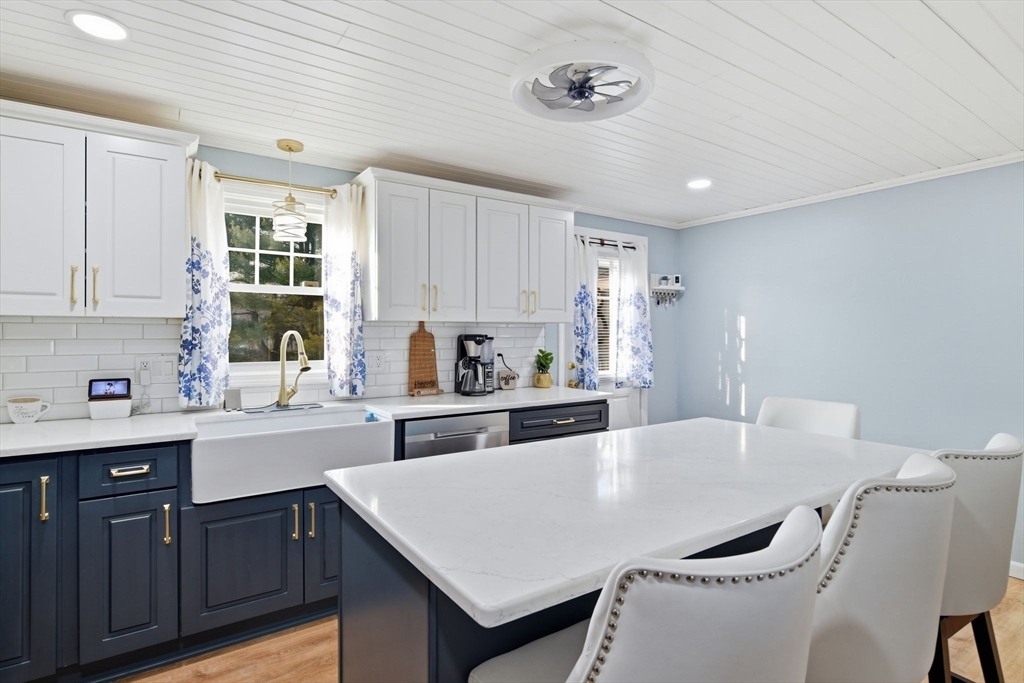 30 West Hill Road Springfield, MA 01109 - Photo 7 of 33 Gallery Image 7