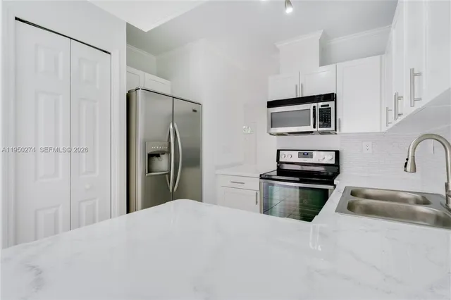 $3,600 | 9481 Southwest 78th Avenue, Miami, FL 33156