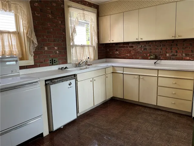 $114,900 | 66 Milton Street, Geneva City, NY 14456