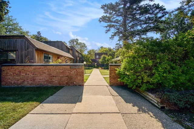 $294,900 | 2127 Pauline Court, Ann Arbor, MI 48103