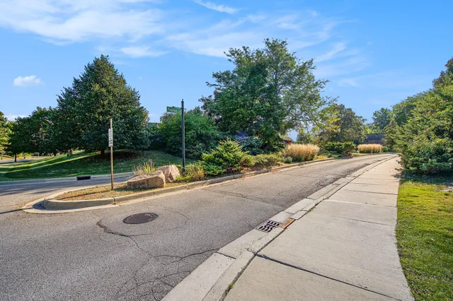 $294,900 | 2127 Pauline Court, Ann Arbor, MI 48103