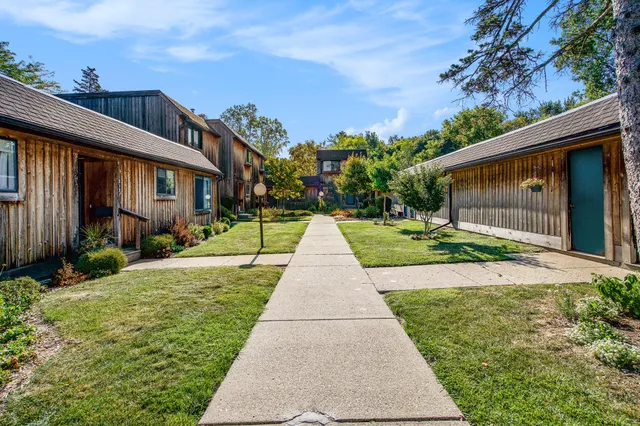 $294,900 | 2127 Pauline Court, Ann Arbor, MI 48103