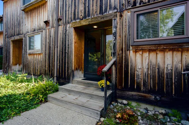 $294,900 | 2127 Pauline Court, Ann Arbor, MI 48103