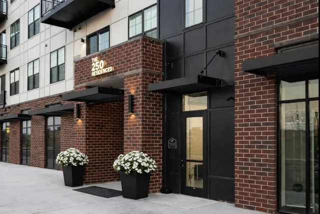 $4,500 | 250 McHenry Road, Unit C1, Buffalo Grove, IL 60089