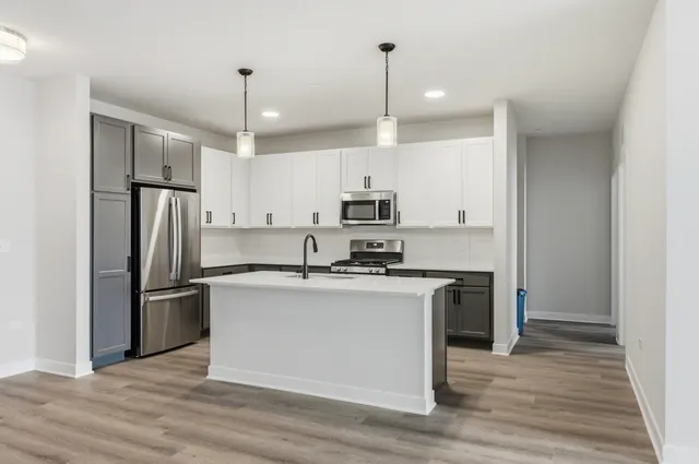 $4,500 | 250 McHenry Road, Unit C1, Buffalo Grove, IL 60089