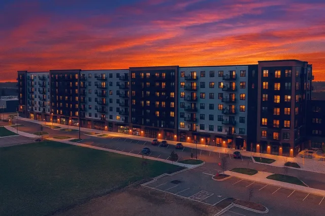 $4,500 | 250 McHenry Road, Unit C1, Buffalo Grove, IL 60089