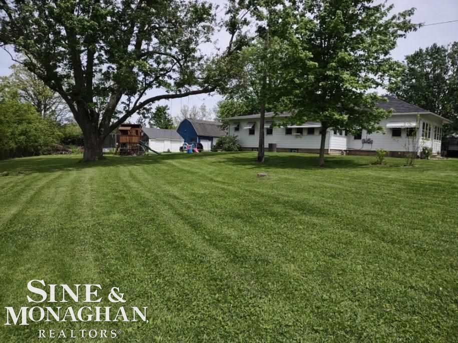 3846 Ravenswood Road Port Huron, MI 48060 - Photo 2 of 70 50077395-1.JPG
