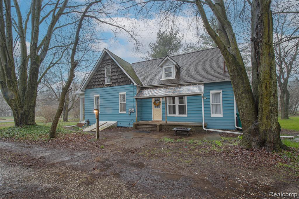 10453 Willow Road Willis, MI 48191 - Photo 2 of 19