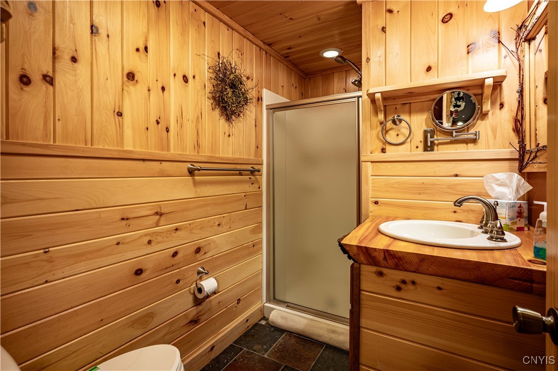 112 Holiday Drive Webb, NY 13420 - Photo 13 of 29 114 Upstairs Bathroom