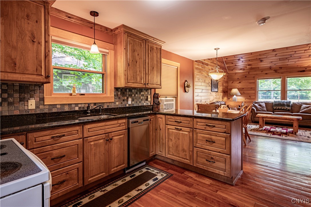 112 Holiday Drive Webb, NY 13420 - Photo 19 of 29 112 Kitchen