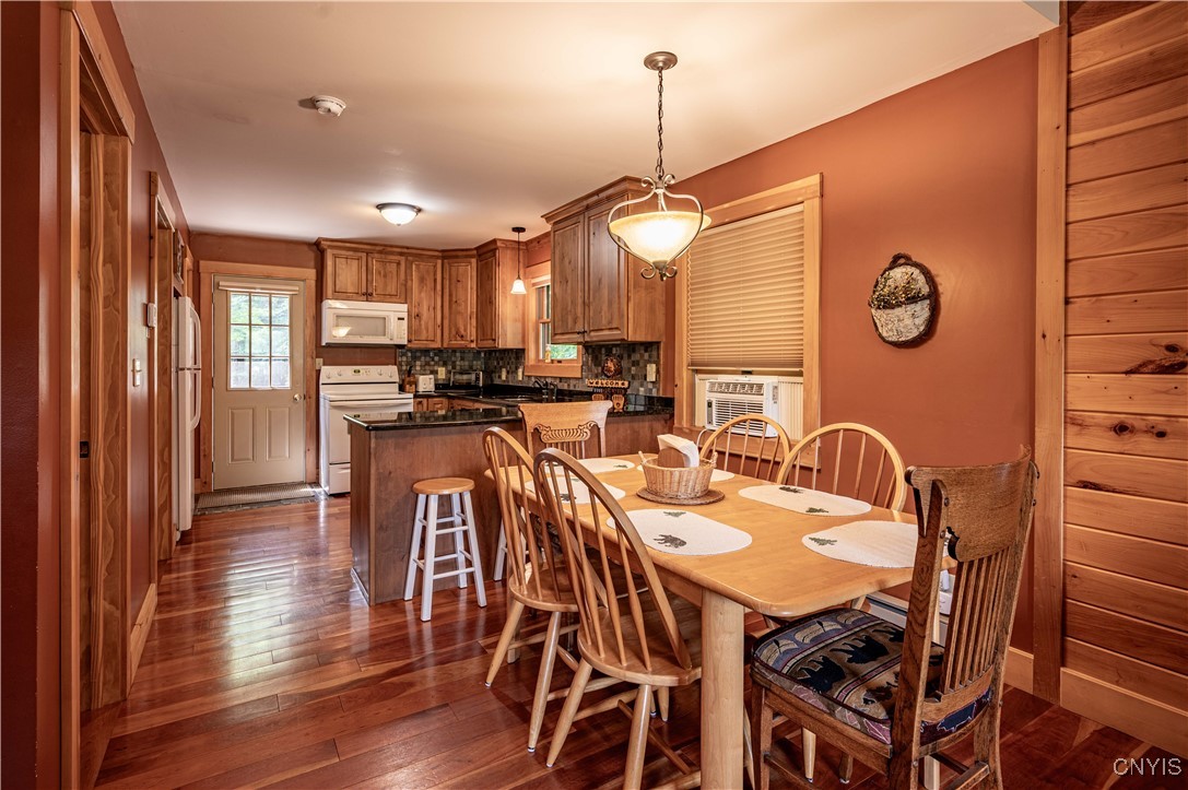 112 Holiday Drive Webb, NY 13420 - Photo 20 of 29 112 Dining Area