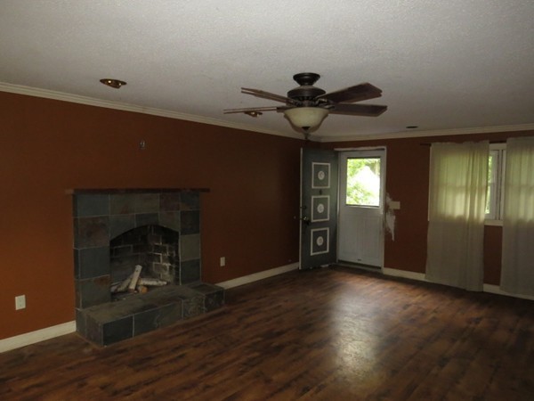 46 Middlebrook Drive Springfield, MA 01129 - Photo 5 of 15 Gallery Image 5