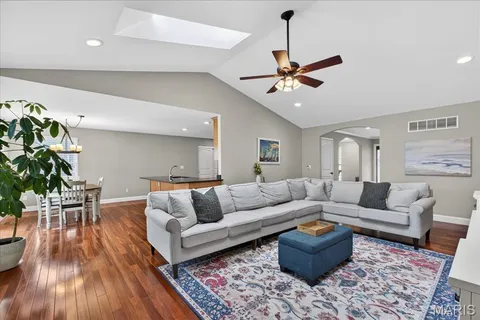 $559,000 | 14949 Royalbrook Drive, Chesterfield, MO 63017