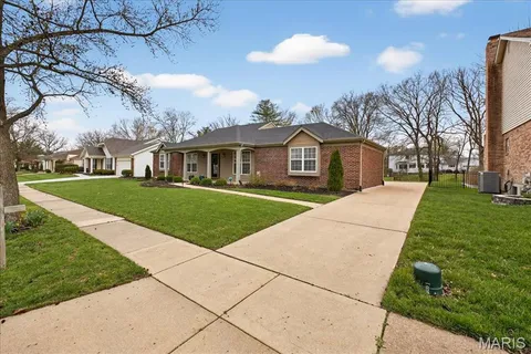 $559,000 | 14949 Royalbrook Drive, Chesterfield, MO 63017