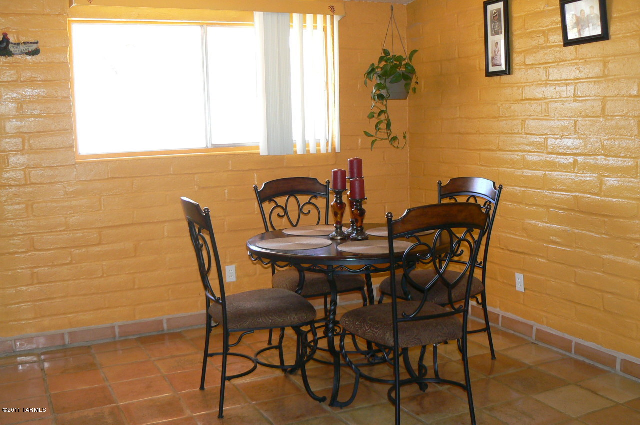 2536 West Ruthann Drive Tucson, AZ 85713 - Photo 3 of 15 Gallery Image 3