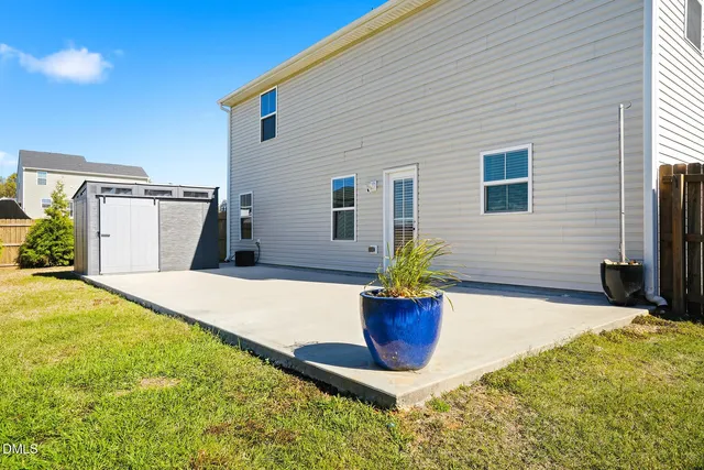 a front view of house with yard