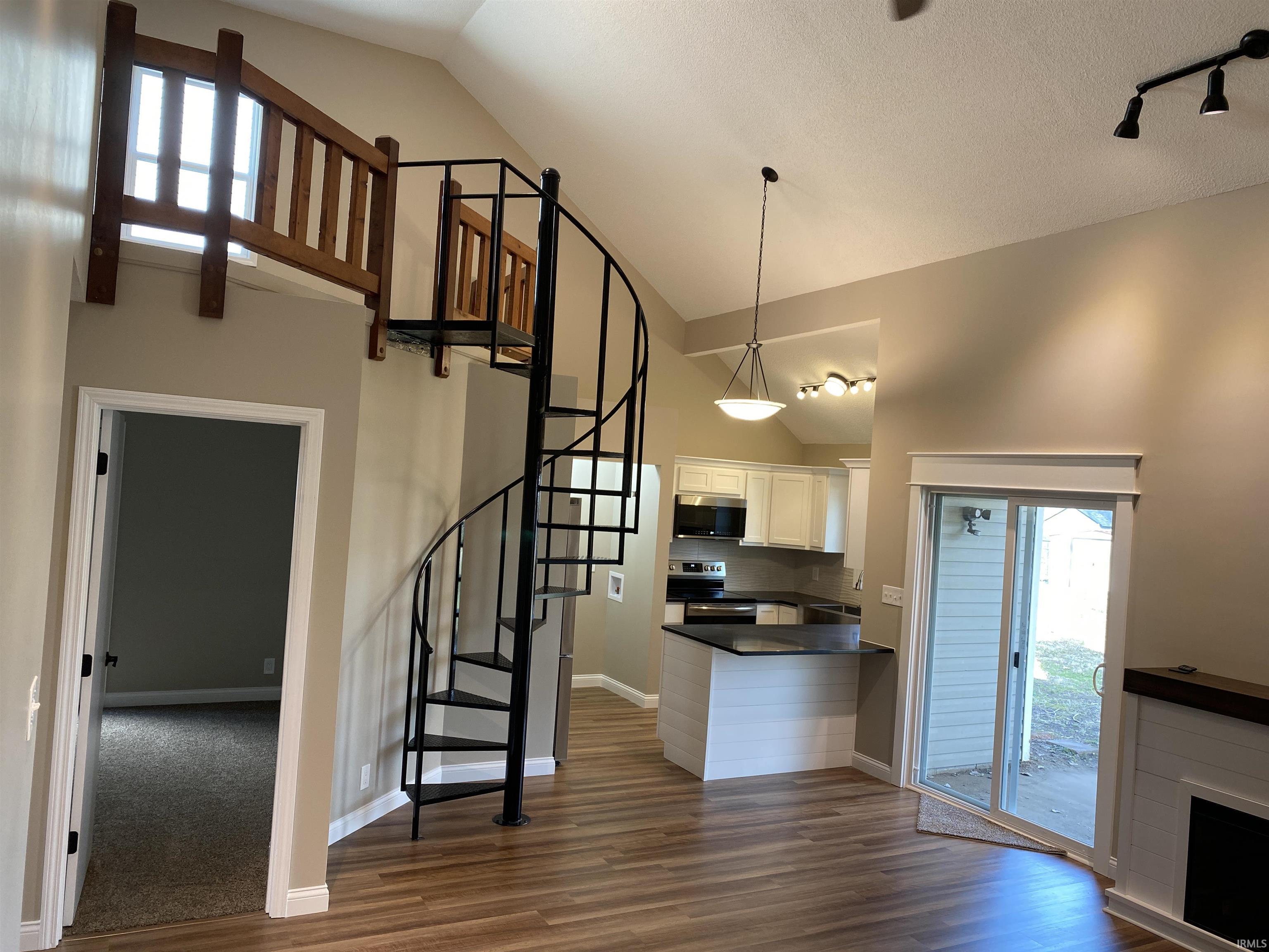 5902 Lisa Lane Newburgh, IN 47630 - Photo 4 of 18