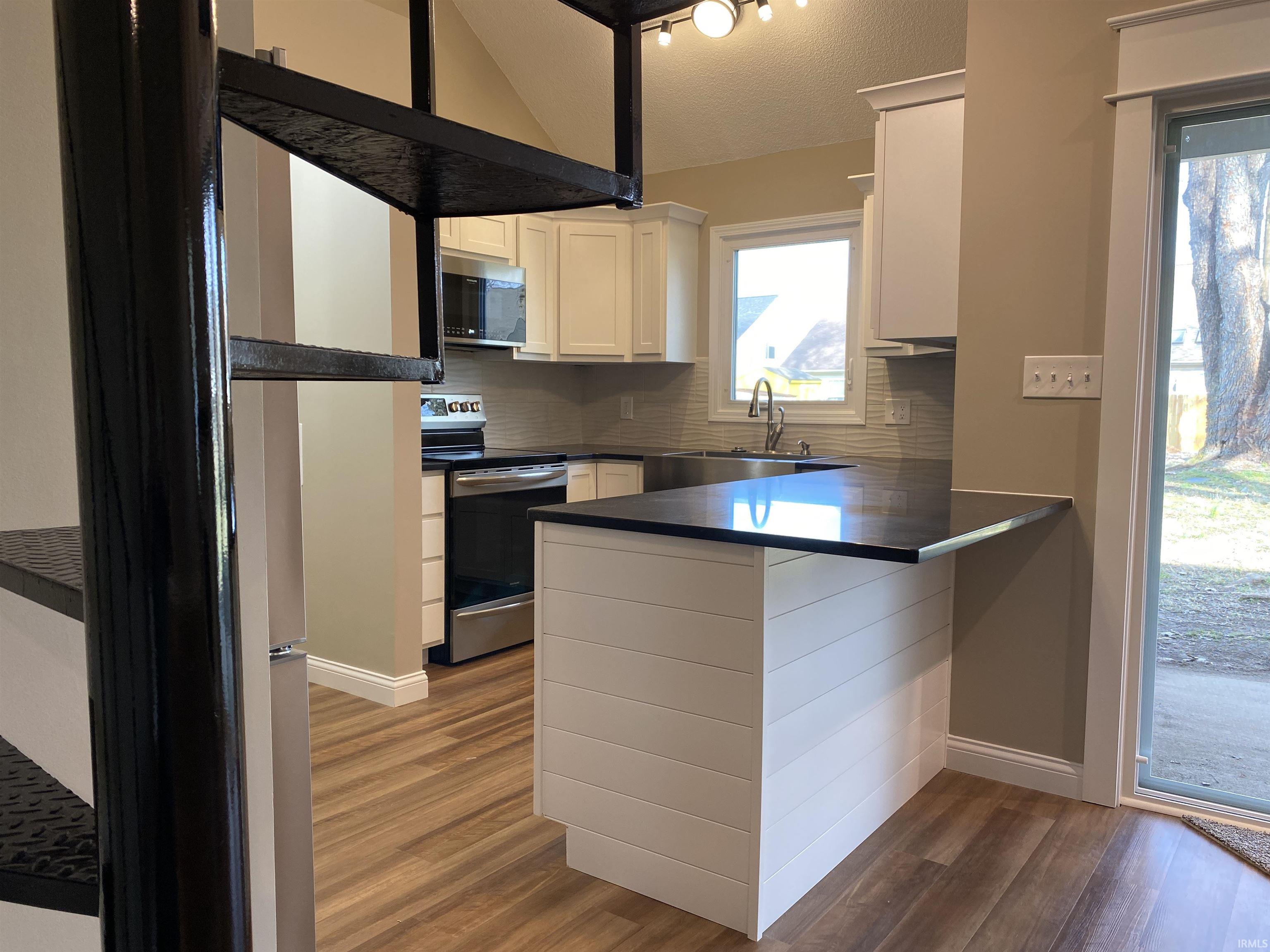 5902 Lisa Lane Newburgh, IN 47630 - Photo 5 of 18