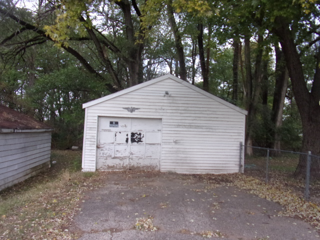 104 Algonquin Road Marquette Heights, IL 61554 - Photo 4 of 12 a view of backyard of house