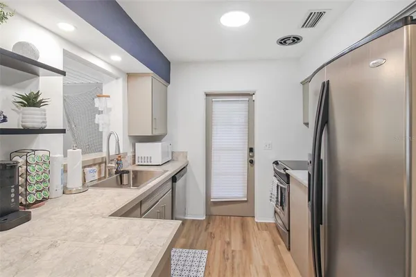 $4,300 | 2403 19th Avenue West, Bradenton, FL 34205