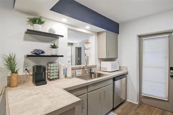 $4,300 | 2403 19th Avenue West, Bradenton, FL 34205