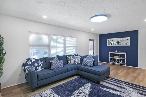 $4,300 | 2403 19th Avenue West, Bradenton, FL 34205