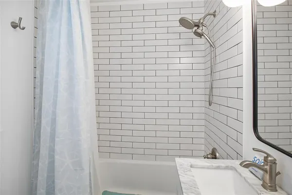 $4,300 | 2403 19th Avenue West, Bradenton, FL 34205