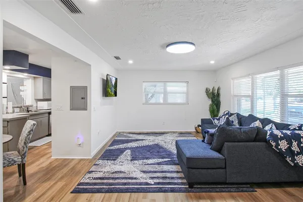 $4,300 | 2403 19th Avenue West, Bradenton, FL 34205