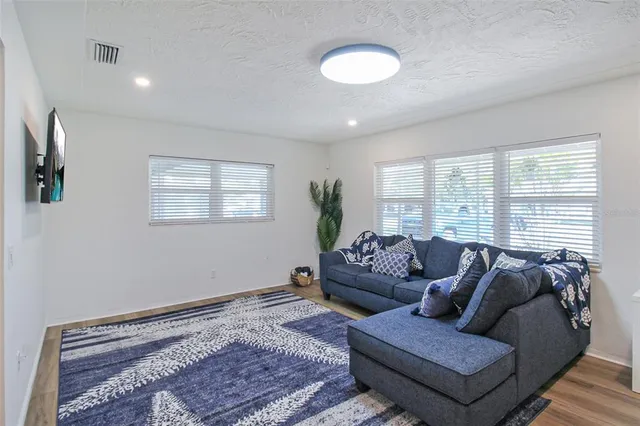 $4,300 | 2403 19th Avenue West, Bradenton, FL 34205