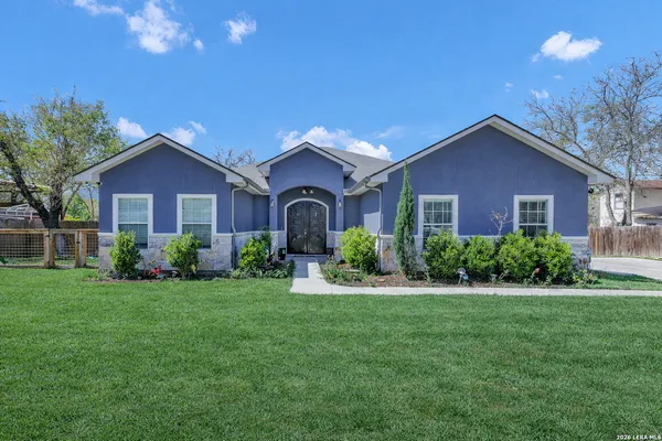 $437,500 | 23007 Dream, Elmendorf, TX 78112