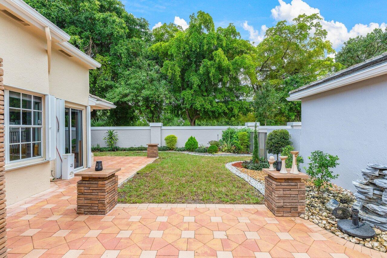 22840 Windsor Wood Court Boca Raton, FL 33433 - Photo 10 of 42 Gorgeous Landscaped For Enjoyment