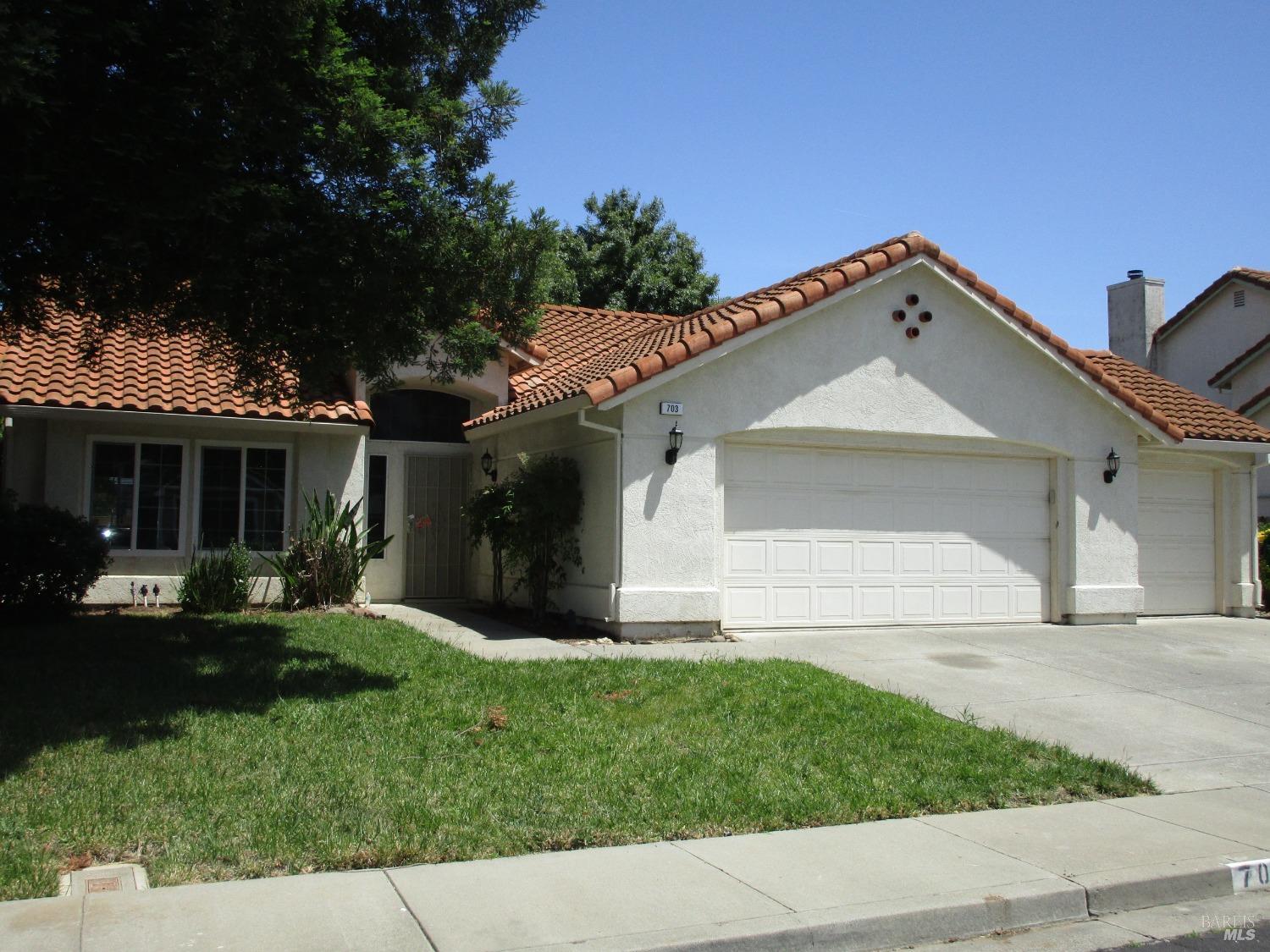 703-750 Forest Rdg Cir