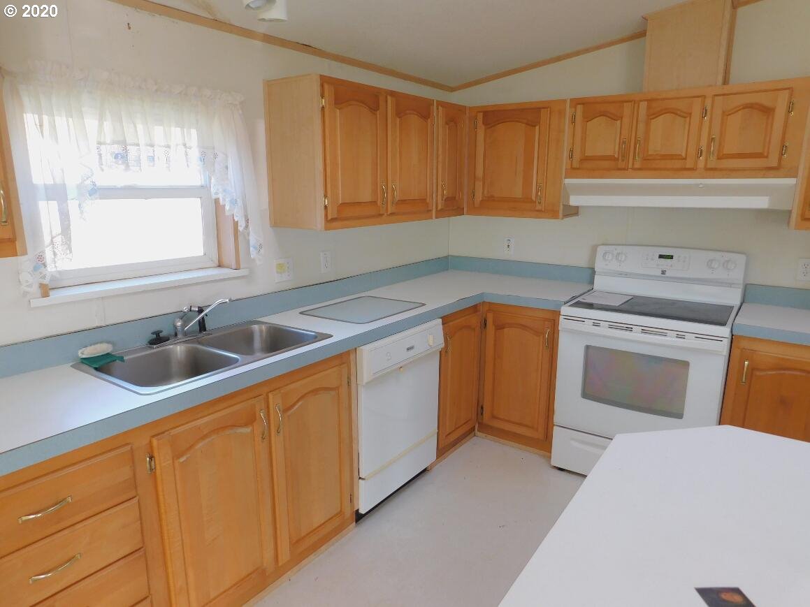 96465 Coverdell Road, Unit 35 Brookings, OR 97415 - Photo 2 of 9