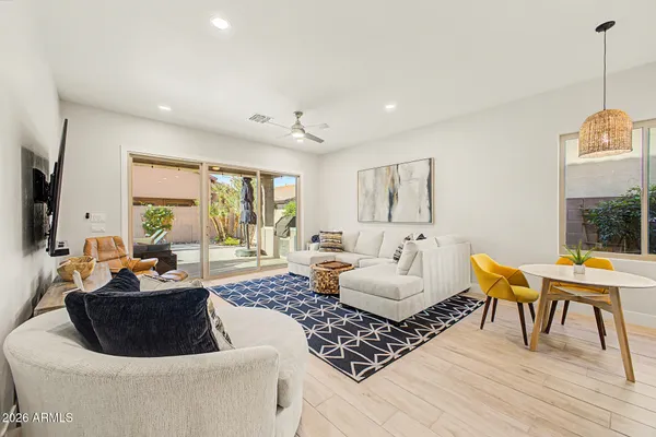 $659,900 | 7236 West Paradise Lane, Peoria, AZ 85382