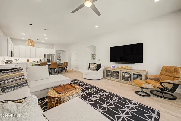 $659,900 | 7236 West Paradise Lane, Peoria, AZ 85382