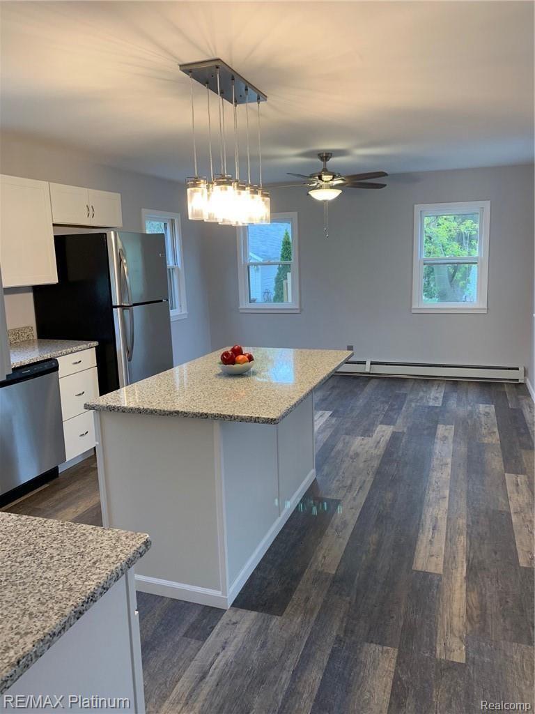 1247 Byron Road Howell, MI 48843 - Photo 5 of 18 Kitchen (2).jpg