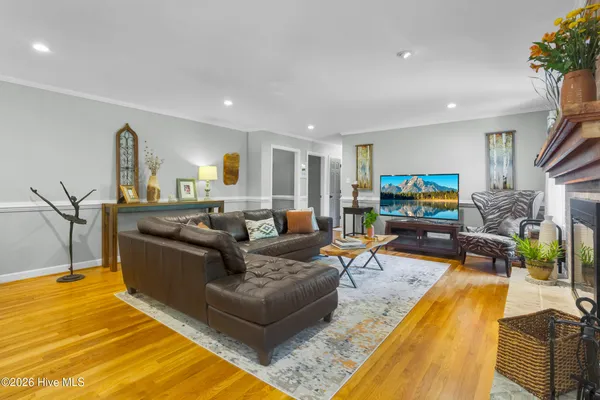 $725,000 | 215 Croatan Lane, New Bern, NC 28562