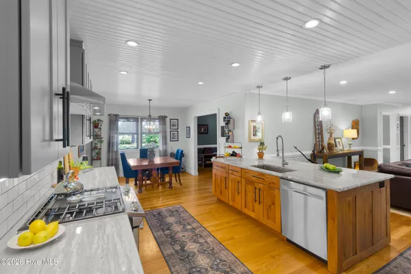 $725,000 | 215 Croatan Lane, New Bern, NC 28562