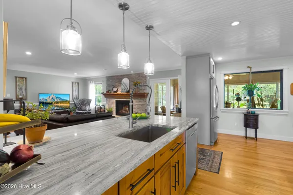 $725,000 | 215 Croatan Lane, New Bern, NC 28562