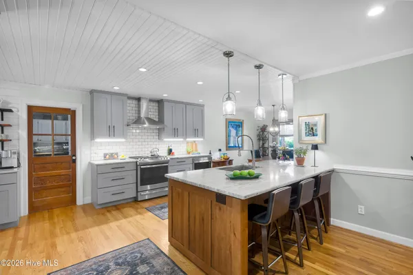 $725,000 | 215 Croatan Lane, New Bern, NC 28562
